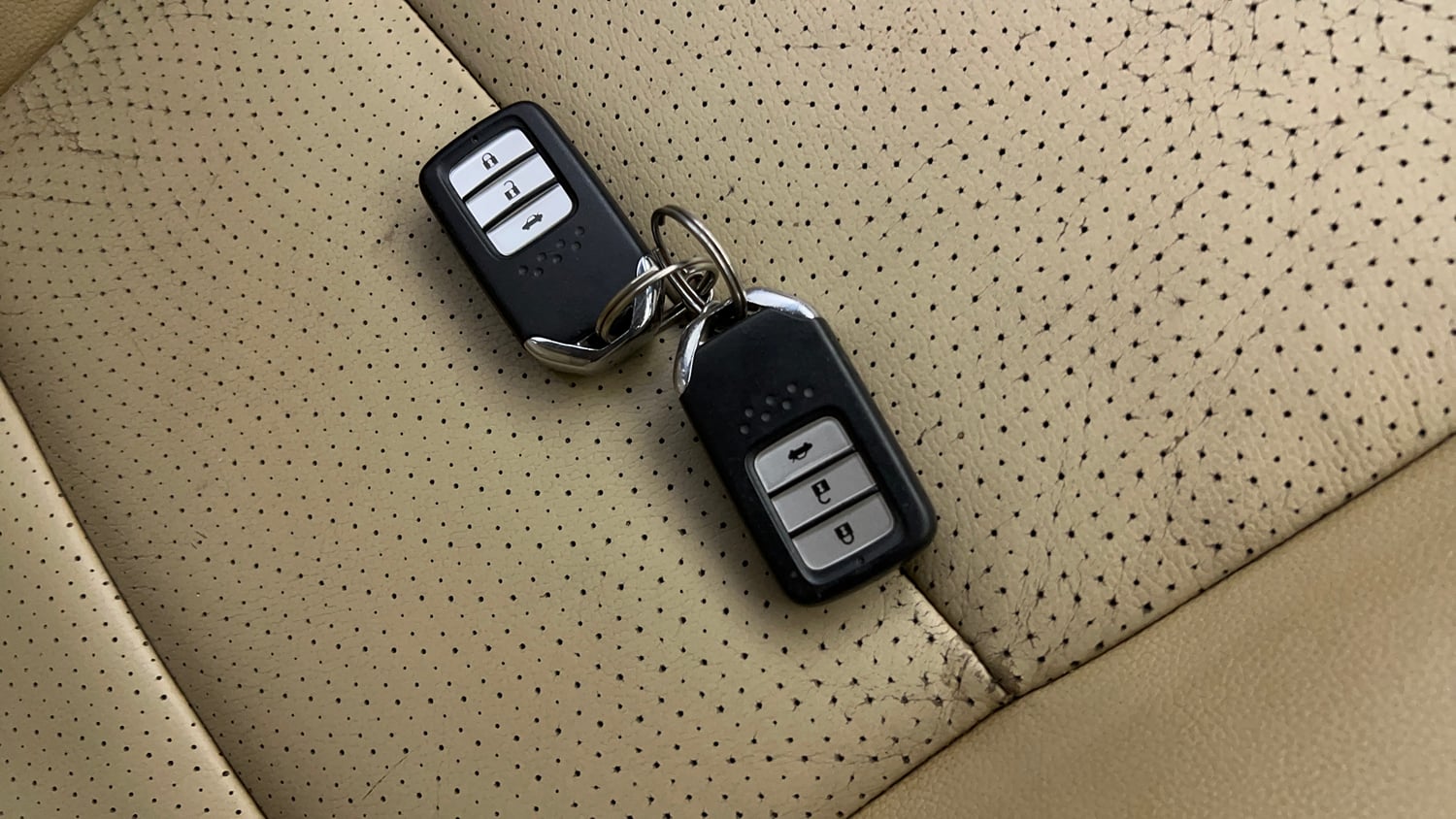 Used 2015 Honda City VX Petrol Manual extra CAR KEY VIEW