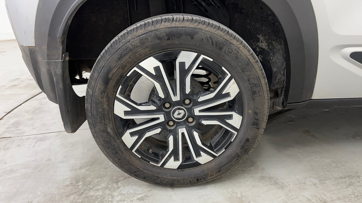 Used 2021 Renault Kiger RXZ MT Petrol Manual tyres RIGHT REAR TYRE RIM VIEW