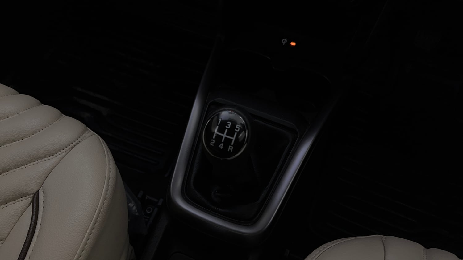 Used 2025 Maruti Suzuki Dzire ZXi Plus Petrol Manual interior GEAR  KNOB VIEW