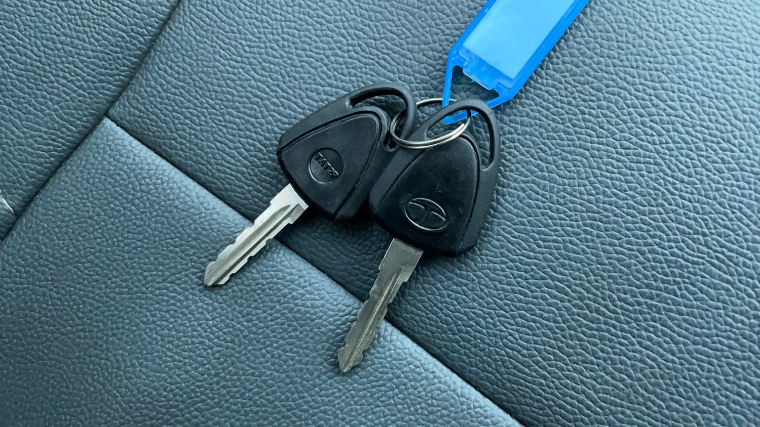 Used 2016 Tata Nano Twist XTA Petrol Automatic extra CAR KEY VIEW