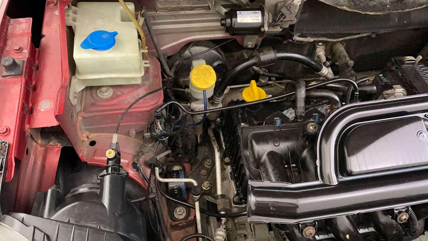 Used 2015 Renault Kwid RXT Petrol Manual engine ENGINE RIGHT SIDE VIEW