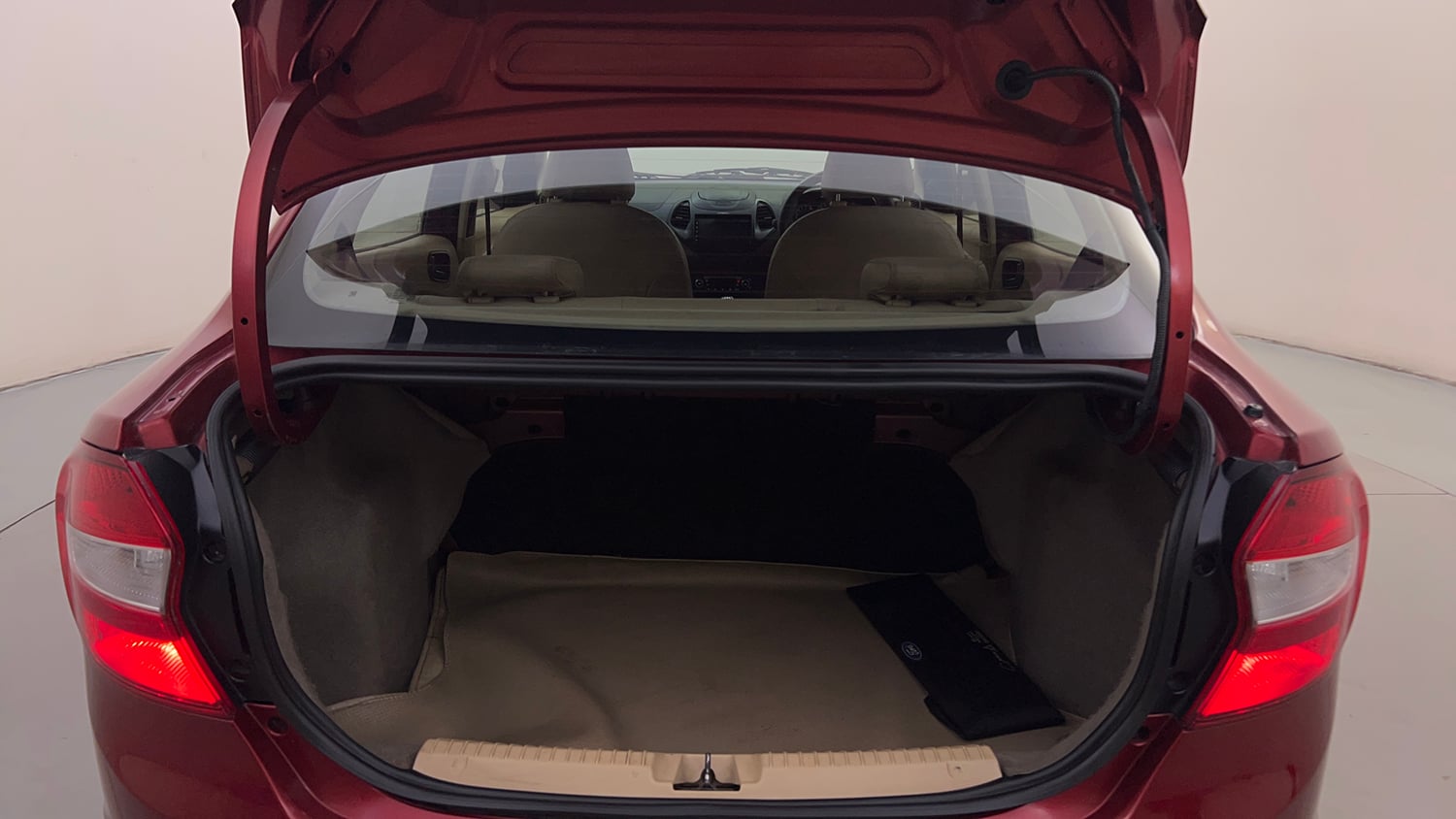 Used 2016 Ford Figo Aspire Titanium1.5 TDCi Diesel Manual interior DICKY INSIDE VIEW