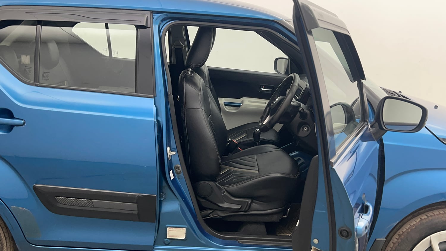 Used 2017 Maruti Suzuki Ignis Delta 1.2 MT Petrol Manual interior RIGHT SIDE FRONT DOOR CABIN VIEW