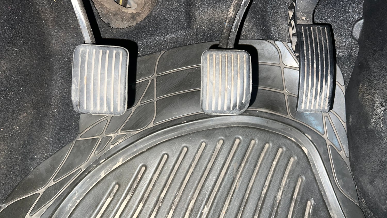 Used 2015 Hyundai Grand i10 Magna 1.2 Kappa VTVT Petrol Manual interior PEDALS VIEW