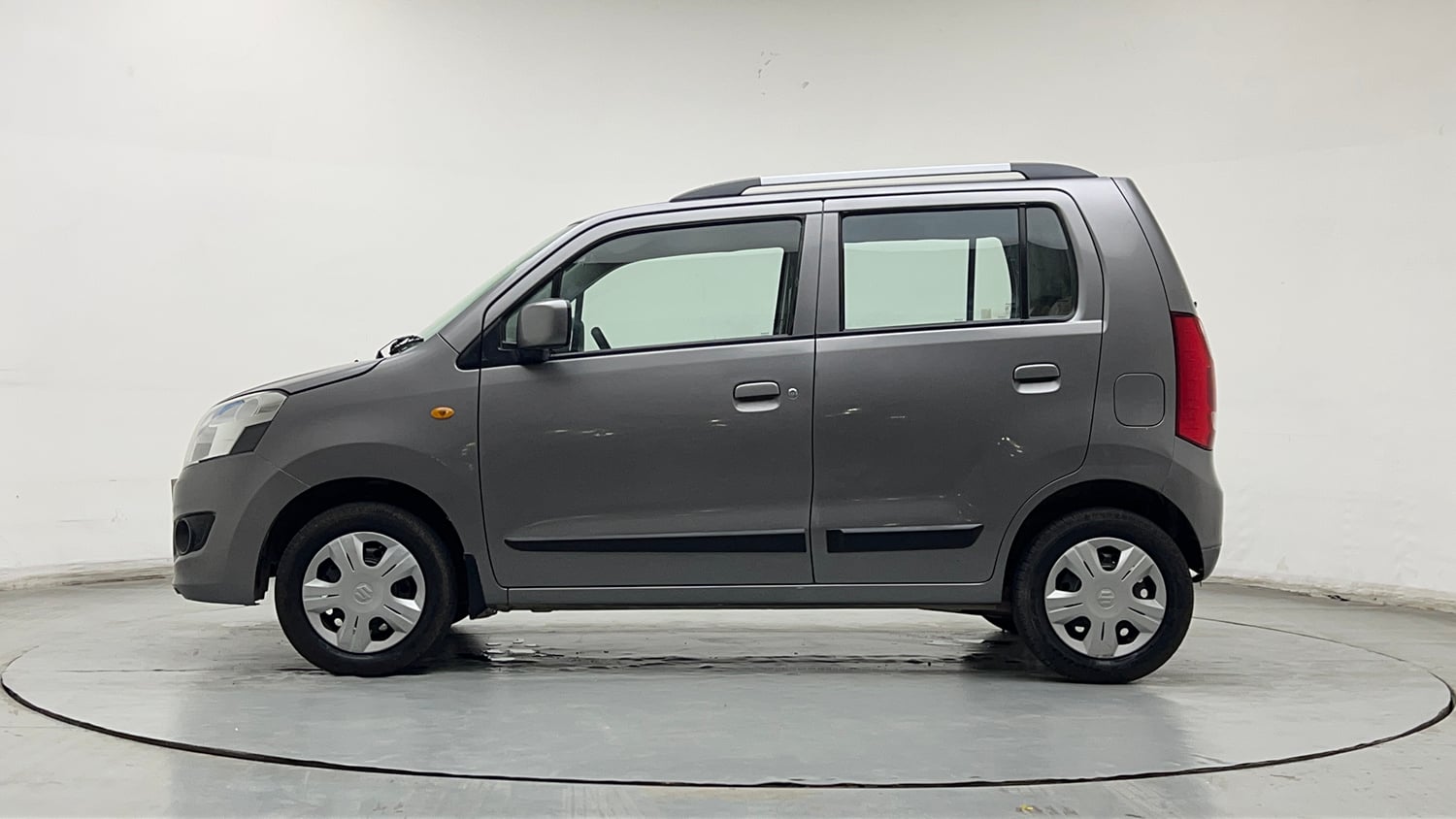 Used 2018 Maruti Suzuki Wagon R VXI Petrol Manual exterior LEFT SIDE VIEW