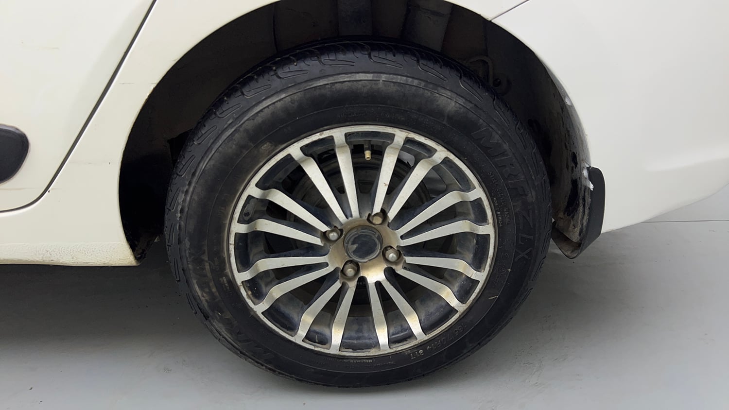 Used 2017 Hyundai Xcent Base ABS 1.2 Petrol Manual tyres LEFT REAR TYRE RIM VIEW