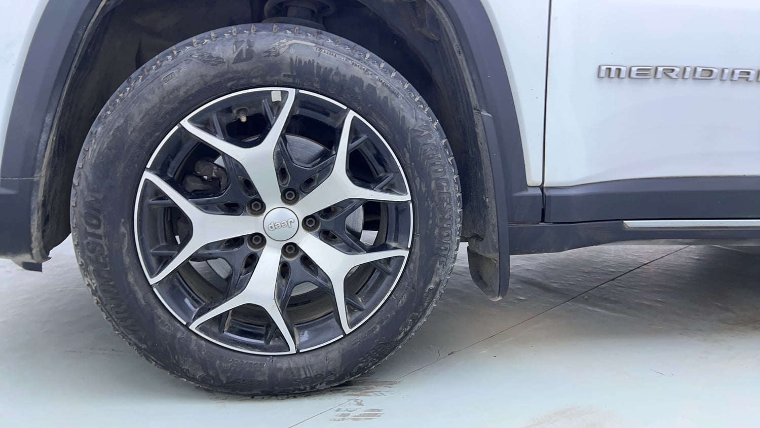 Used 2022 Jeep Meridian Limited (O) 4X2 AT Diesel Automatic tyres LEFT FRONT TYRE RIM VIEW