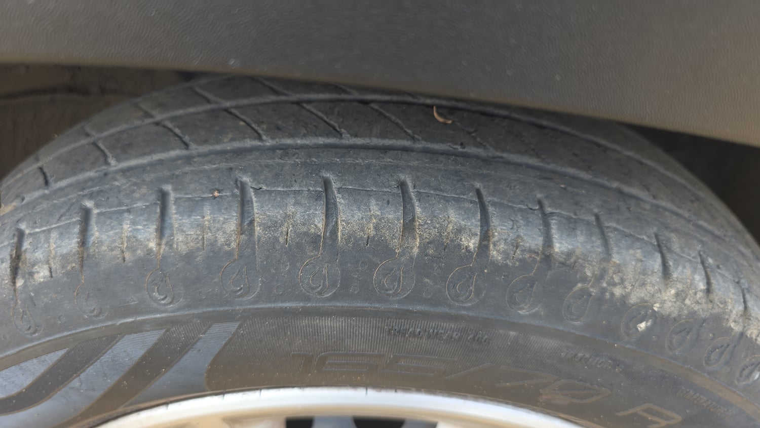 Used 2021 Renault Kwid RXT 1.0 Opt Petrol Manual tyres RIGHT FRONT TYRE TREAD VIEW