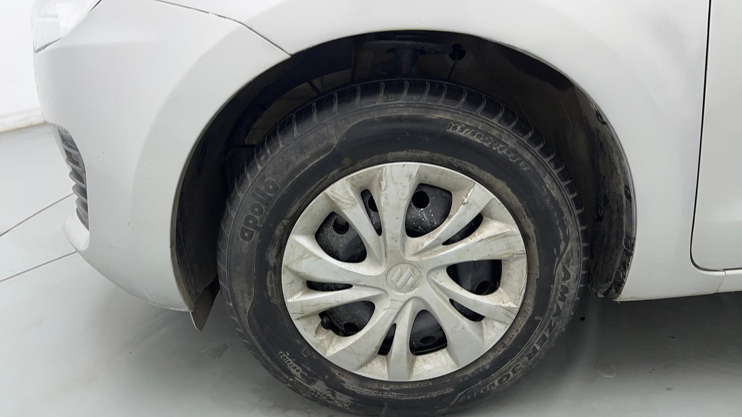Used 2023 Maruti Suzuki Swift VXi Petrol Manual tyres LEFT FRONT TYRE RIM VIEW