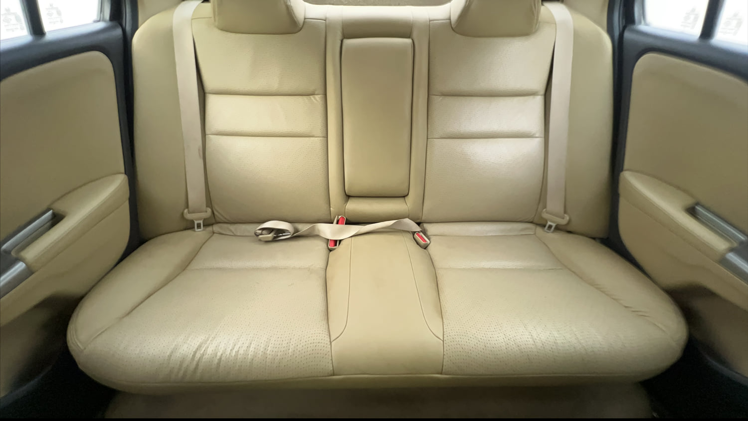 Used 2015 Honda City VX Petrol Manual interior REAR SEAT CONDITION VIEW