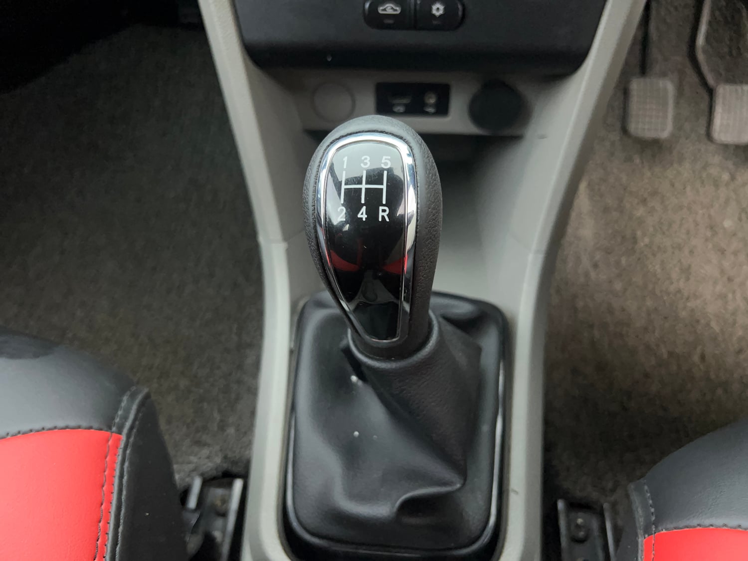 Used 2018 Tata Tiago Revotron XZ Petrol Manual interior GEAR  KNOB VIEW