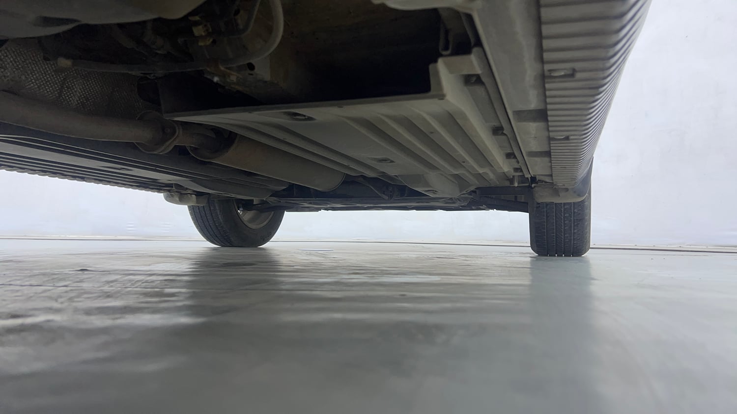 Used 2023 Maruti Suzuki Grand Vitara Delta Smart Hybrid AT Petrol Automatic extra REAR RIGHT UNDERBODY VIEW