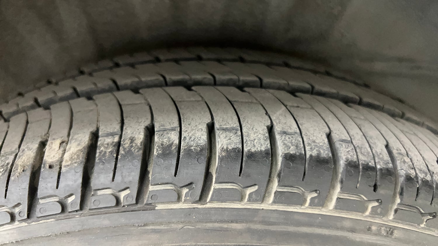 Used 2012 Hyundai i20 Sportz 1.2 BS-IV Petrol Manual tyres RIGHT REAR TYRE TREAD VIEW