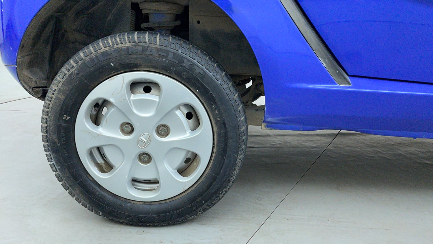 Used 2017 Tata Nano Twist XTA Petrol Automatic tyres RIGHT REAR TYRE RIM VIEW