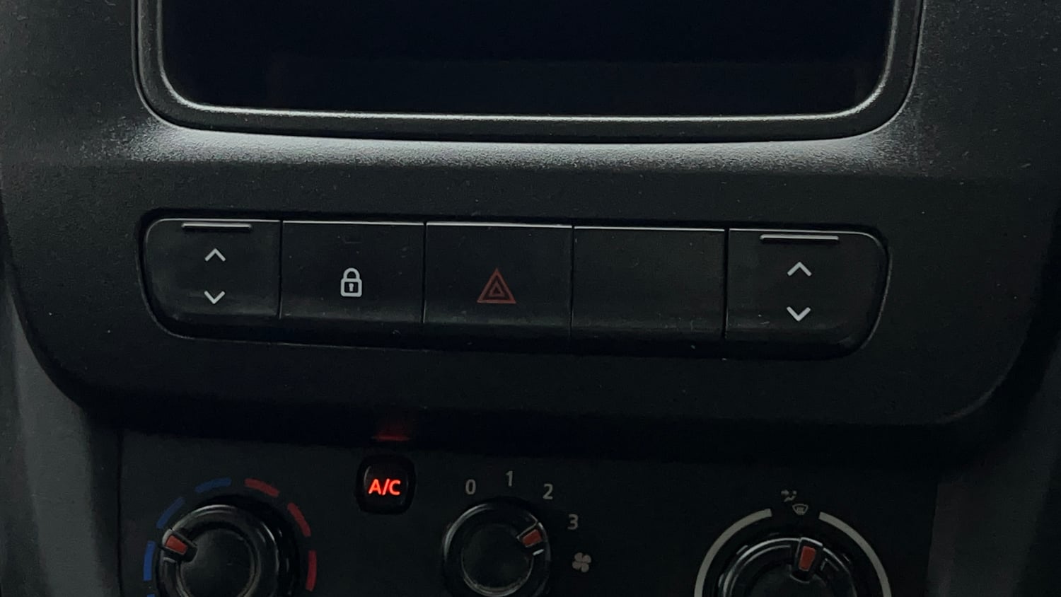 Used 2020 Renault Kwid RXL Petrol Manual top_features Power windows