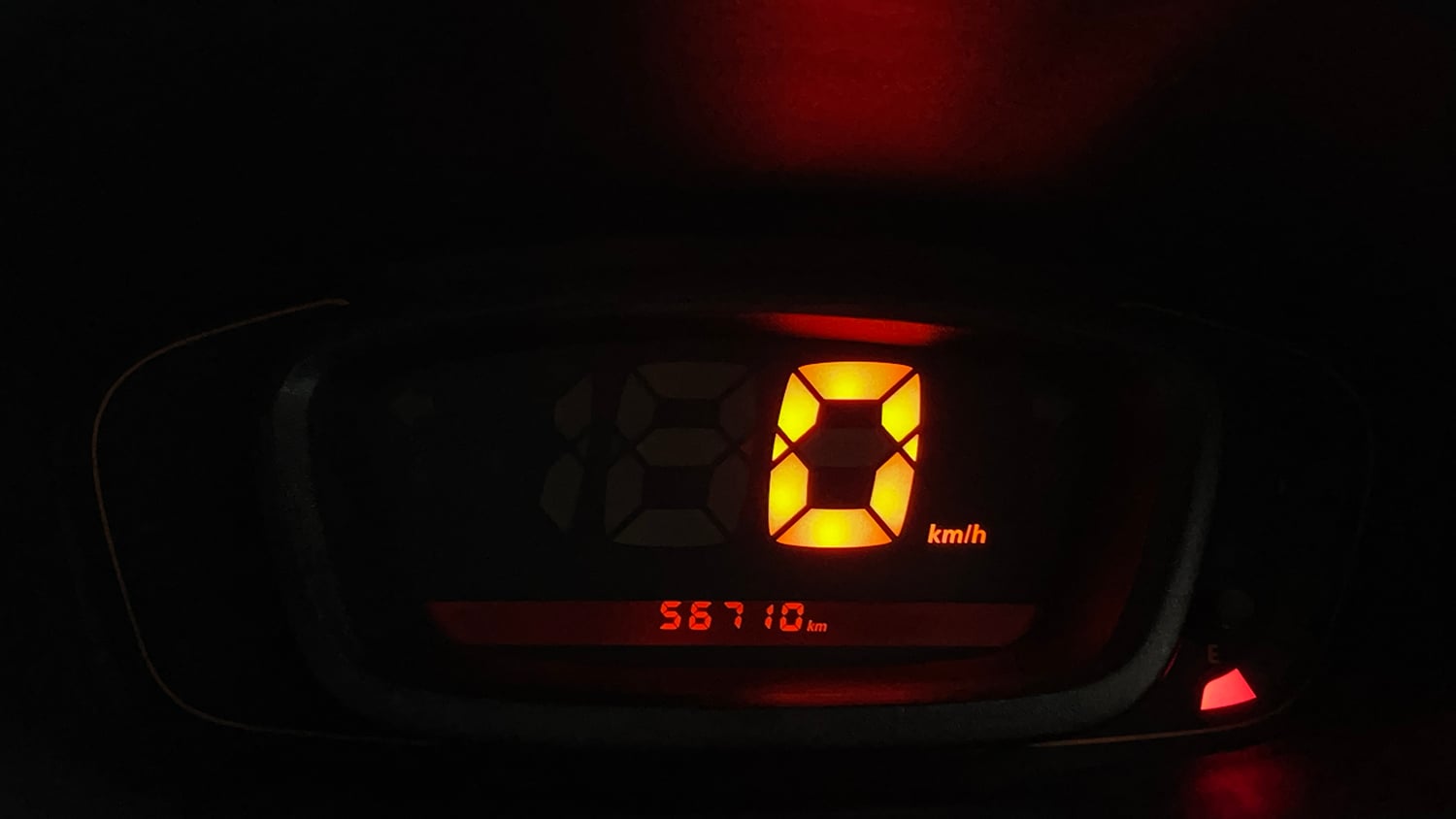 Used 2017 Renault Kwid RXT Petrol Manual interior CLUSTERMETER VIEW