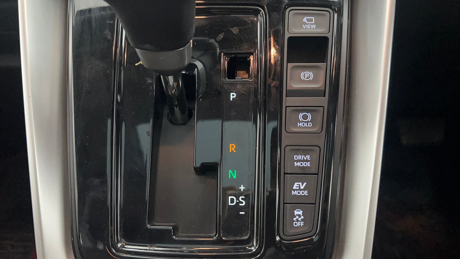 Used 2024 Toyota Innova Hycross ZX Hybrid 7 STR Hybrid Automatic top_features Electronic parking brake
