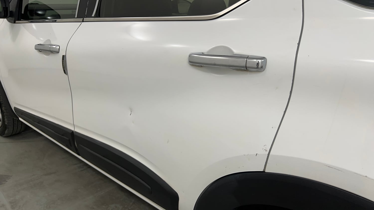 Used 2022 Renault Triber RXZ Petrol Manual dents MINOR SCRATCH