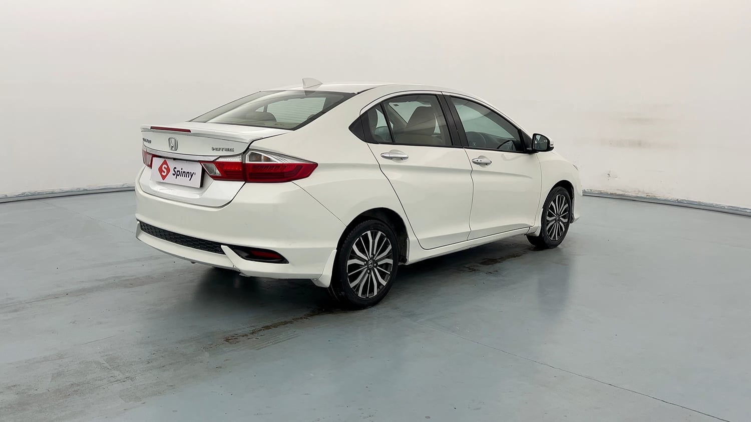 Used 2018 Honda City ZX Diesel Diesel Manual exterior RIGHT REAR CORNER VIEW