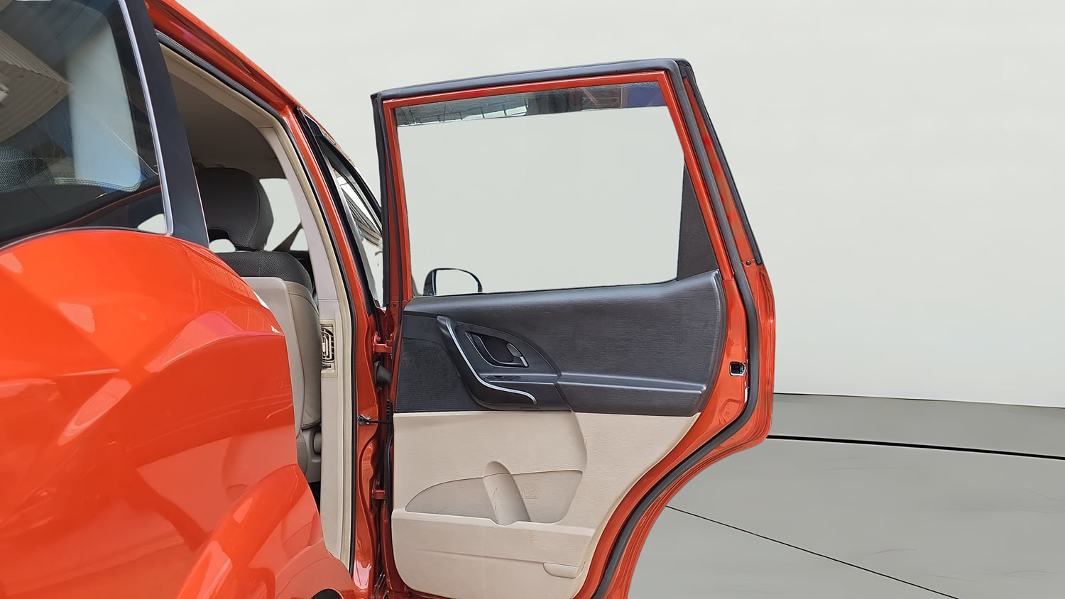 Used 2017 Mahindra XUV500 W4 Diesel Manual interior RIGHT REAR DOOR OPEN VIEW