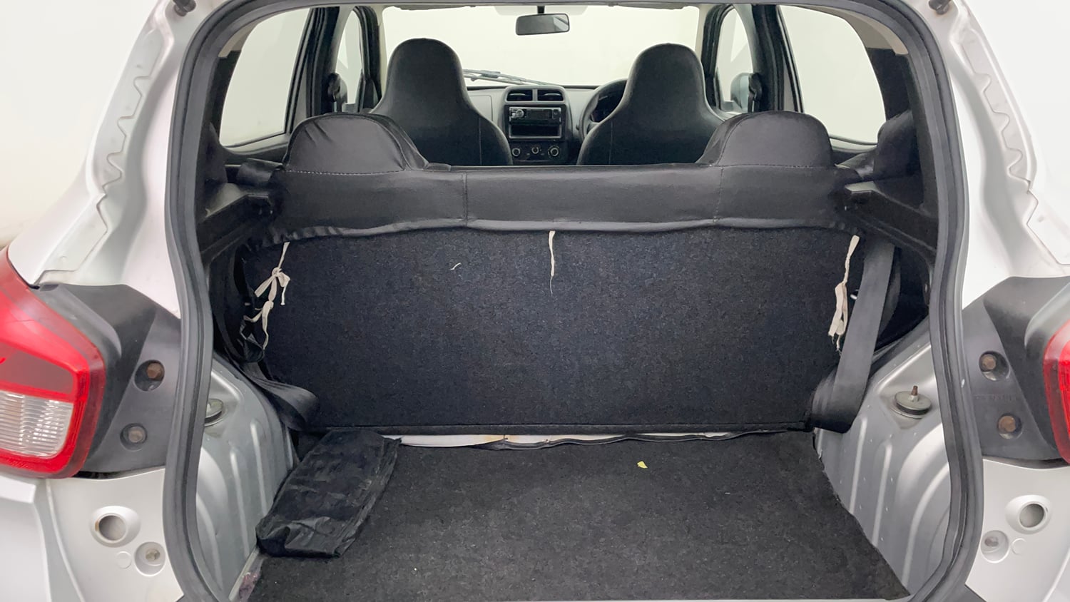Used 2017 Renault Kwid RXT Petrol Manual interior DICKY INSIDE VIEW