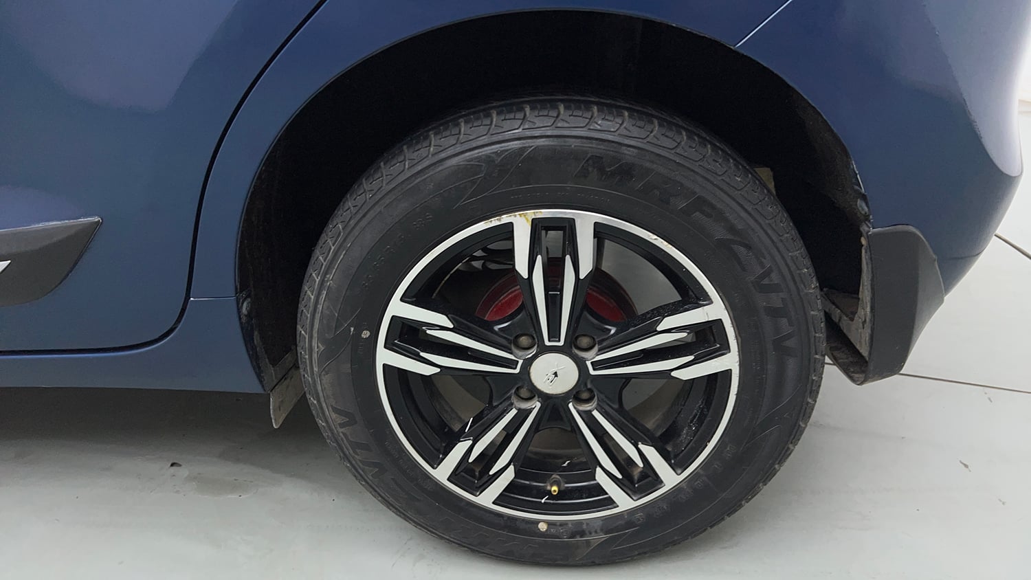 Used 2018 Maruti Suzuki Baleno Delta 1.3 Diesel Manual tyres LEFT REAR TYRE RIM VIEW