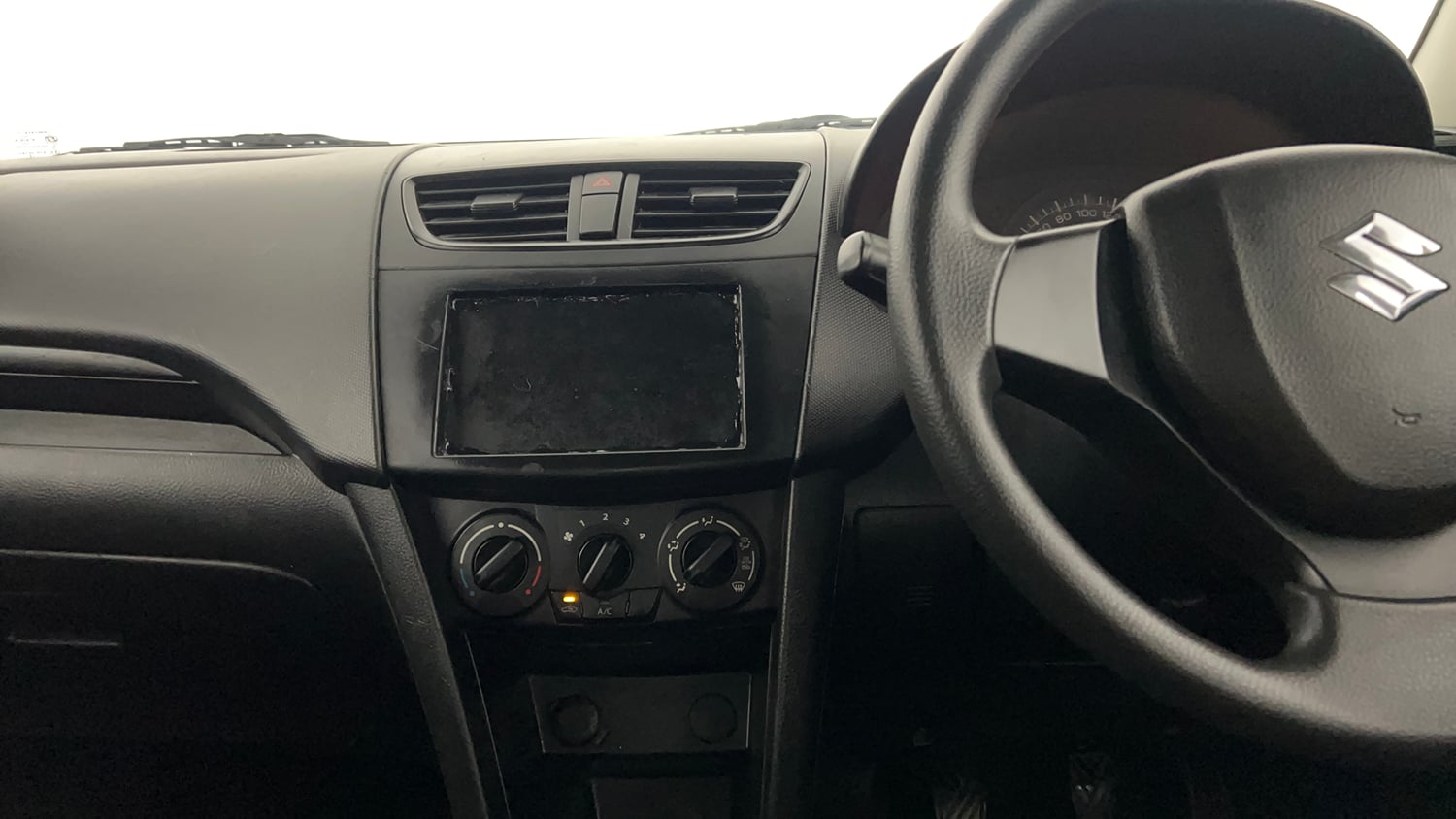Used 2012 Maruti Suzuki Swift LXI CNG (Outside Fitted) Cng Manual interior MUSIC SYSTEM & AC CONTROL VIEW