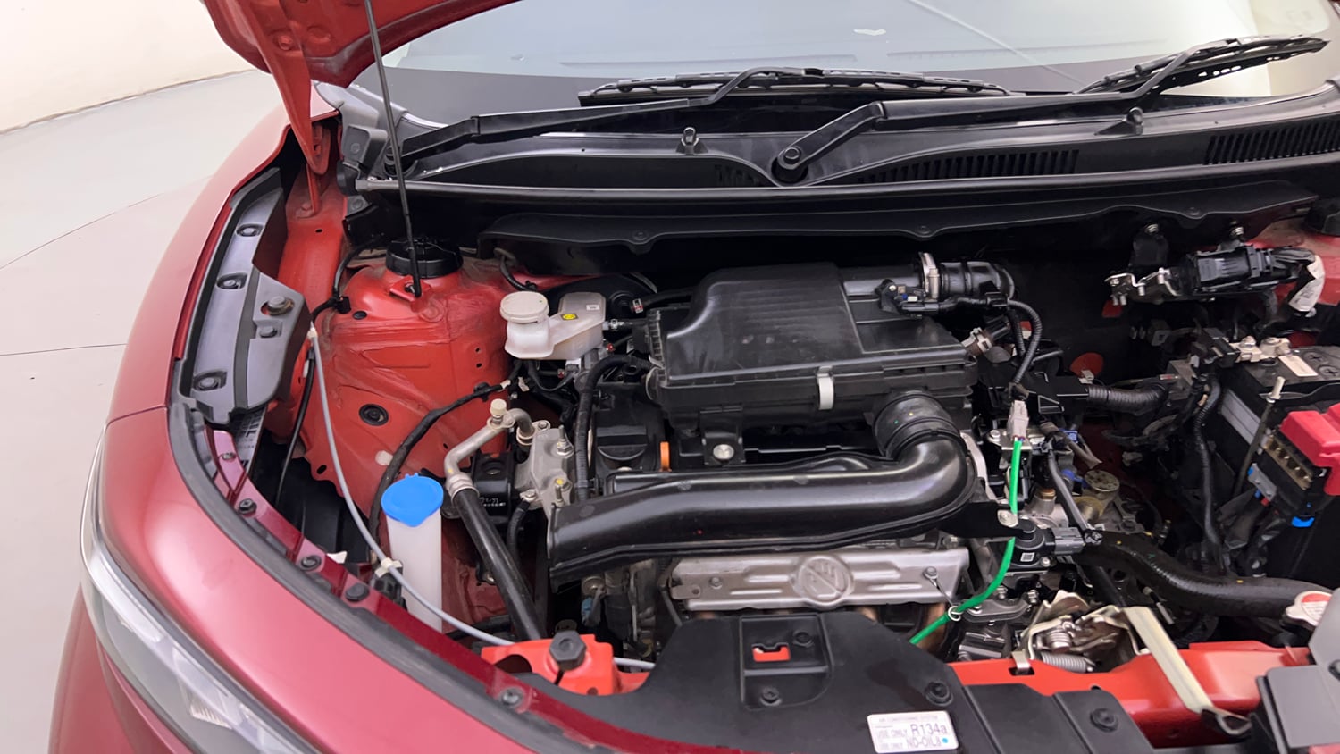 Used 2024 Maruti Suzuki Fronx Delta Plus 1.2L MT Petrol Manual engine ENGINE RIGHT SIDE HINGE & APRON VIEW