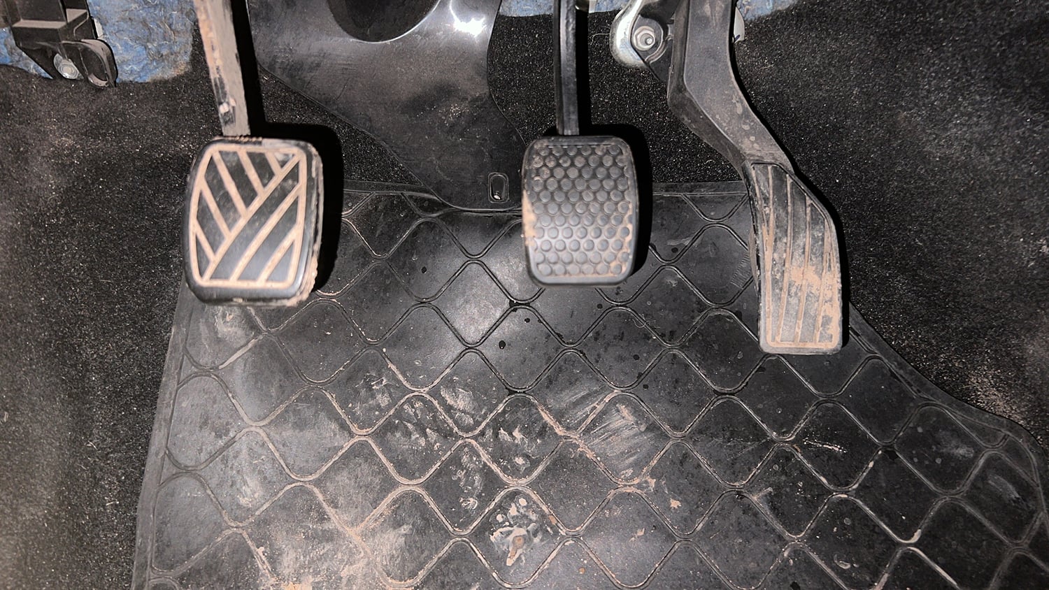 Used 2015 Maruti Suzuki Swift VXi Petrol Manual interior PEDALS VIEW