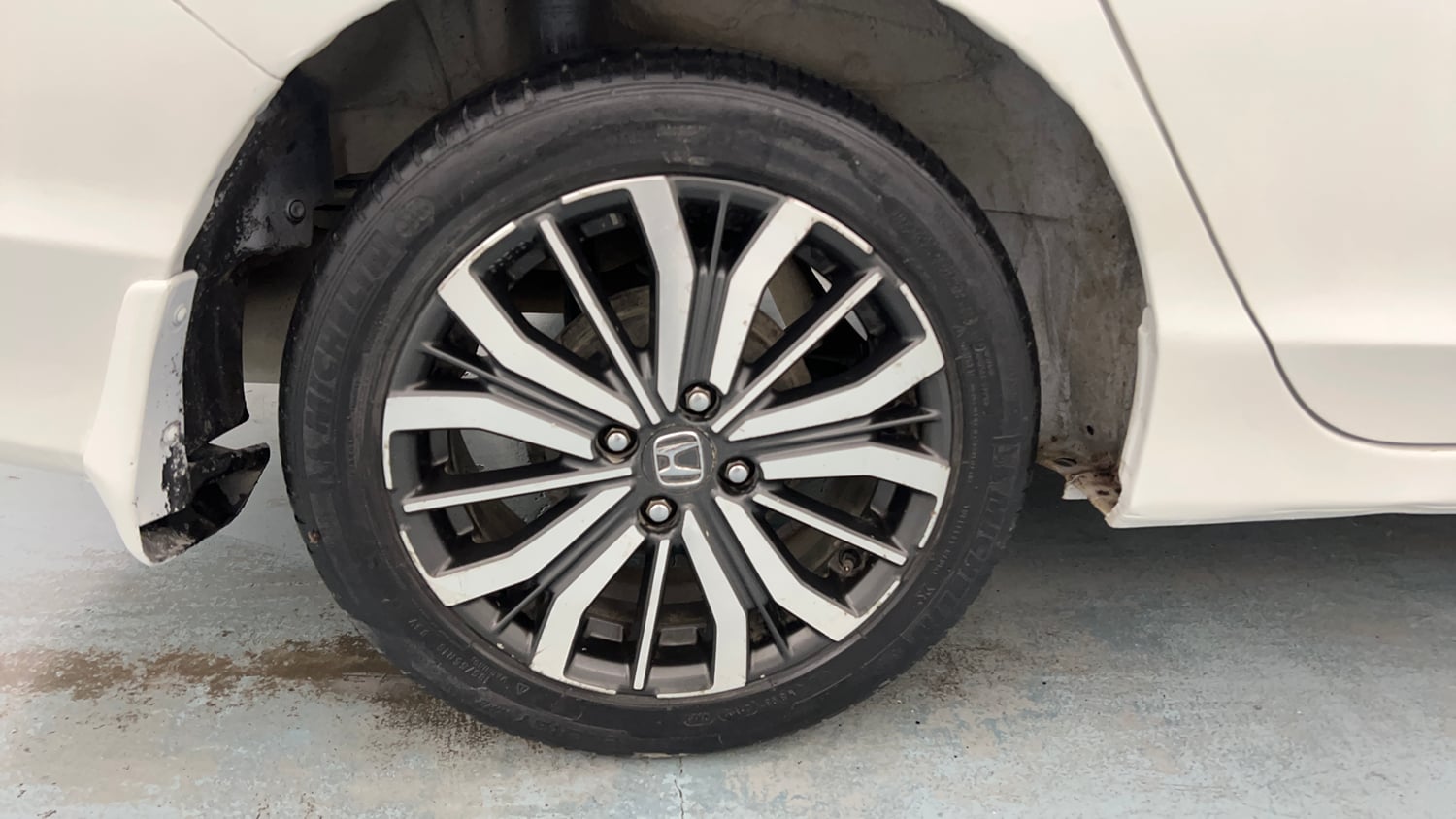 Used 2018 Honda City ZX Diesel Diesel Manual tyres RIGHT REAR TYRE RIM VIEW