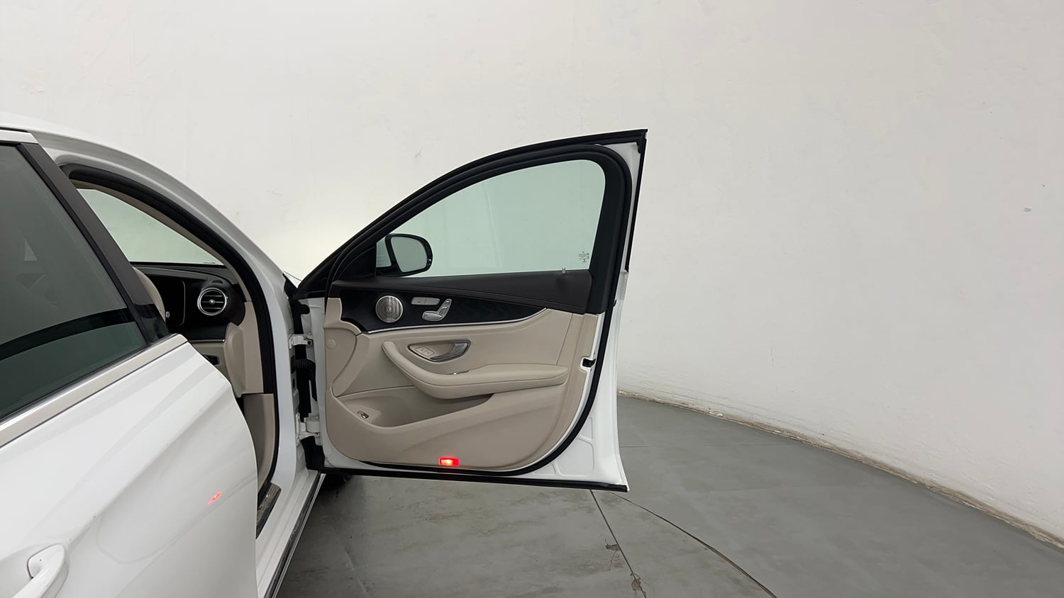 Used 2022 Mercedes-Benz E-Class E 220d Exclusive Diesel Automatic interior RIGHT FRONT DOOR OPEN VIEW