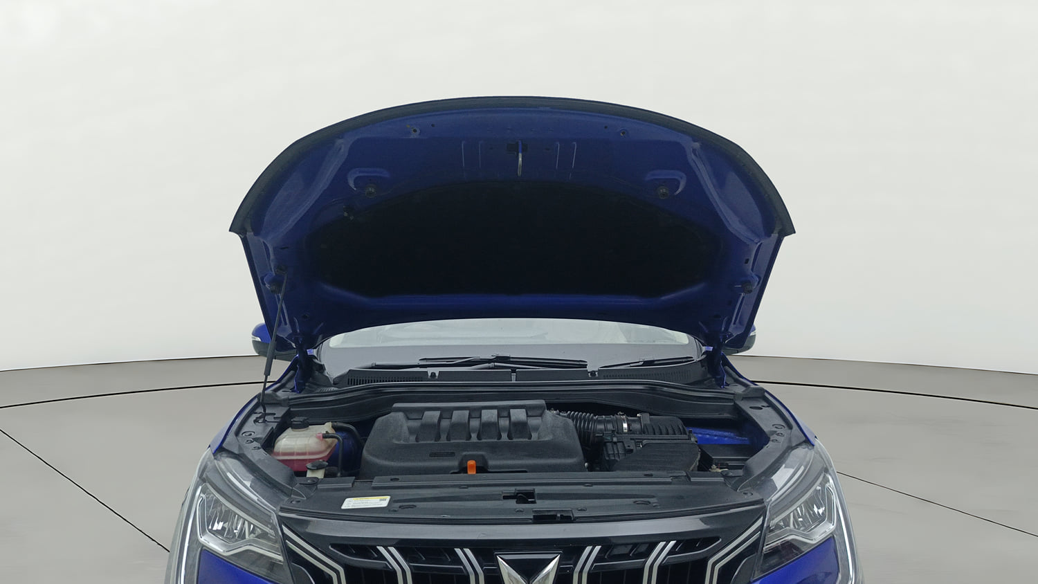 Used 2022 Mahindra XUV700 AX 7 Petrol AT 7 STR Petrol Automatic engine ENGINE & BONNET OPEN FRONT VIEW