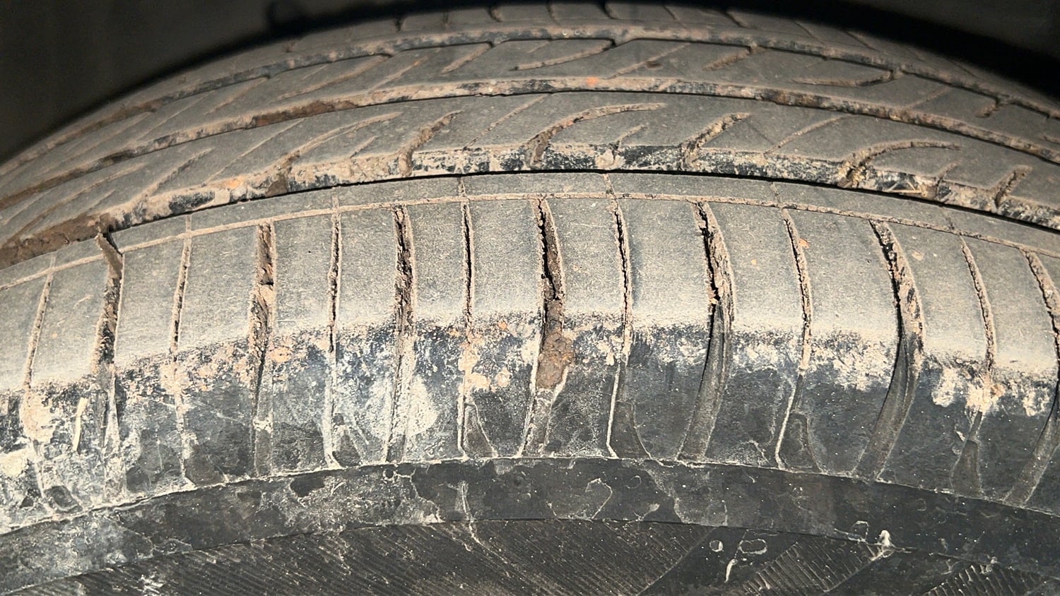 Used 2018 Honda Amaze 1.2 VX MT Petrol Petrol Manual tyres RIGHT FRONT TYRE TREAD VIEW