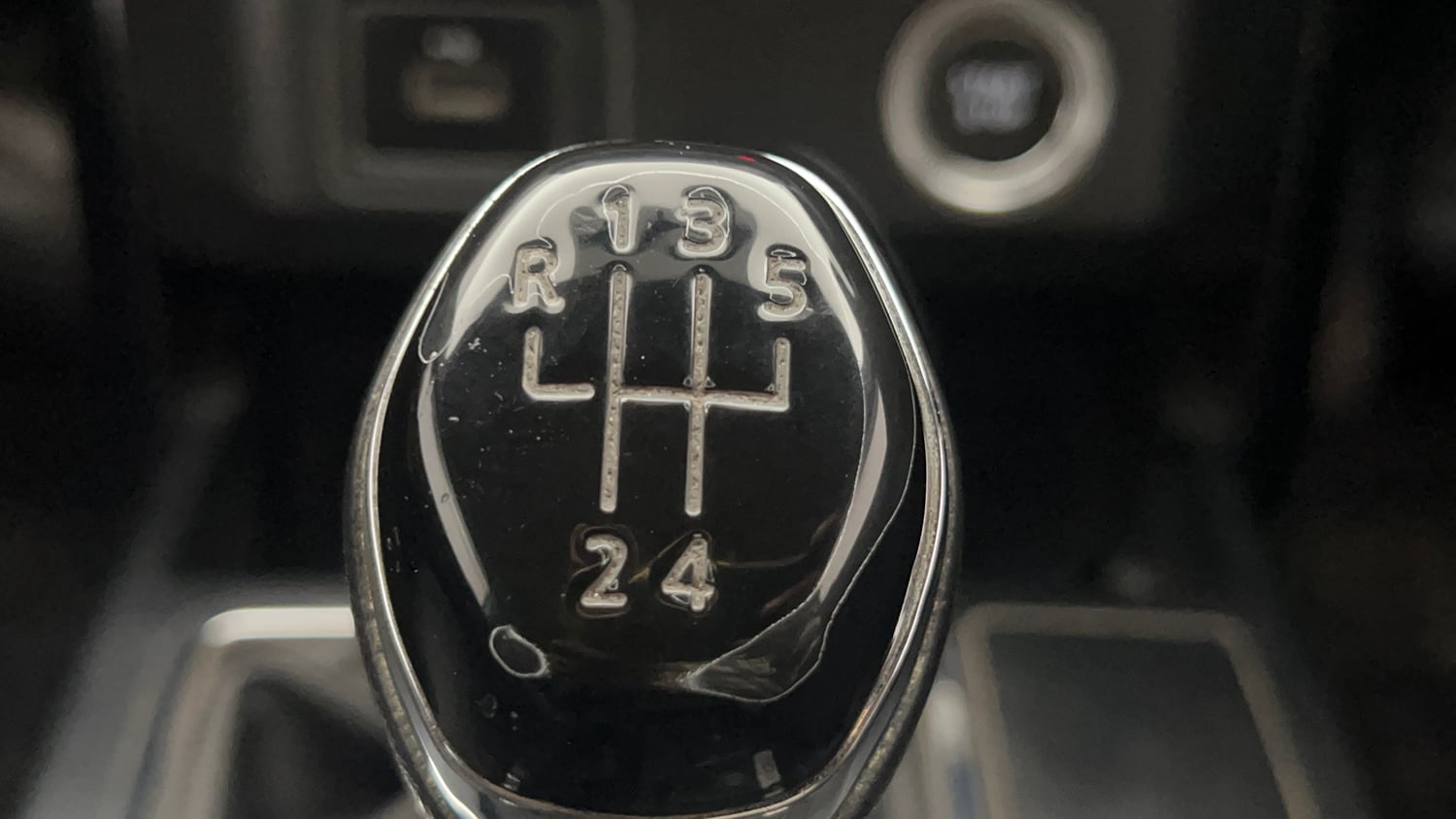Used 2022 Renault Kiger RXT MT Petrol Manual interior GEAR  KNOB VIEW