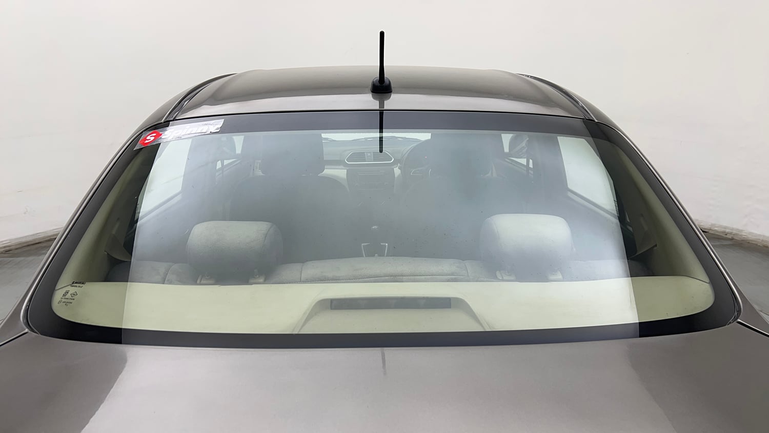 Used 2019 Maruti Suzuki Dzire VXi Petrol Manual exterior BACK WINDSHIELD VIEW