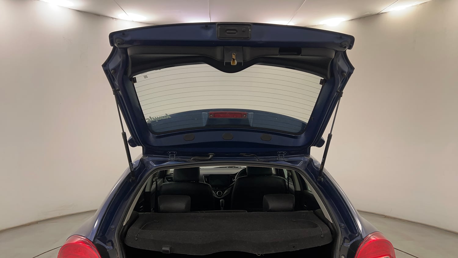 Used 2019 Maruti Suzuki Baleno Alpha Automatic Petrol Automatic interior DICKY DOOR OPEN VIEW