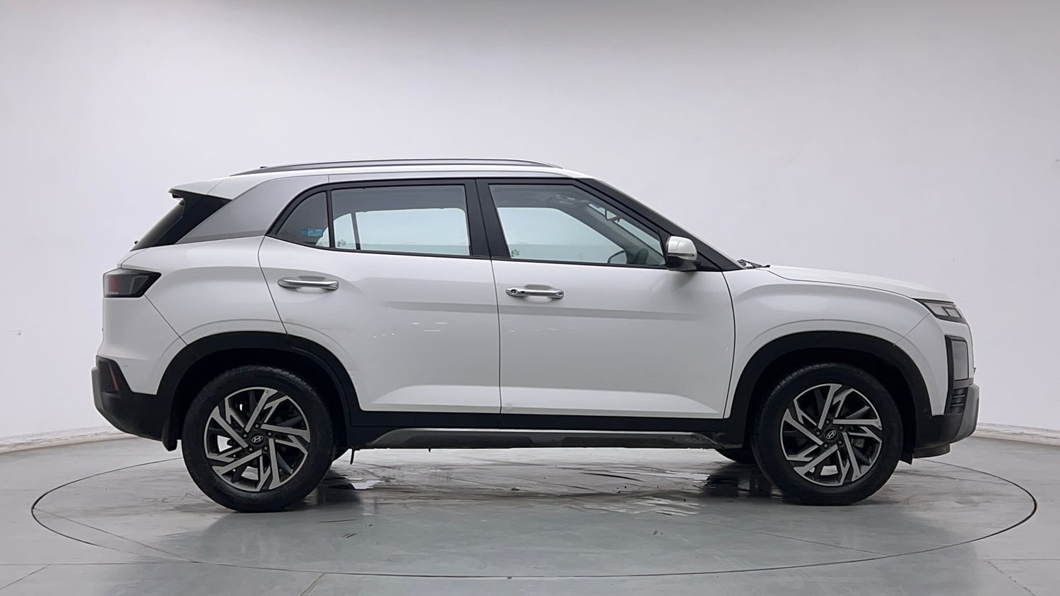 Used 2024 Hyundai Creta 1.5 MPi Petrol MT SX Tech Petrol Manual exterior RIGHT SIDE VIEW