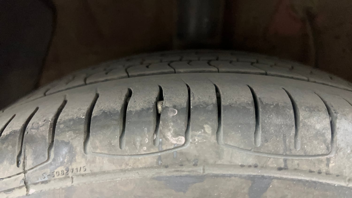 Used 2016 Hyundai Xcent SX 1.2 (O) Petrol Manual tyres RIGHT REAR TYRE TREAD VIEW