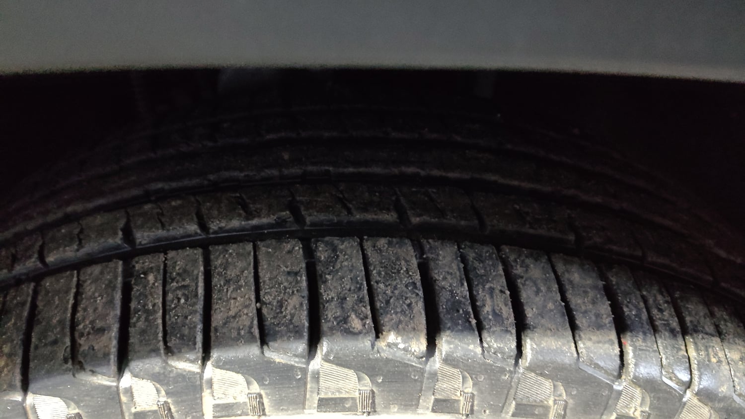 Used 2022 Mahindra Scorpio N Z8 L Petrol MT 7 STR Petrol Manual tyres RIGHT FRONT TYRE TREAD VIEW