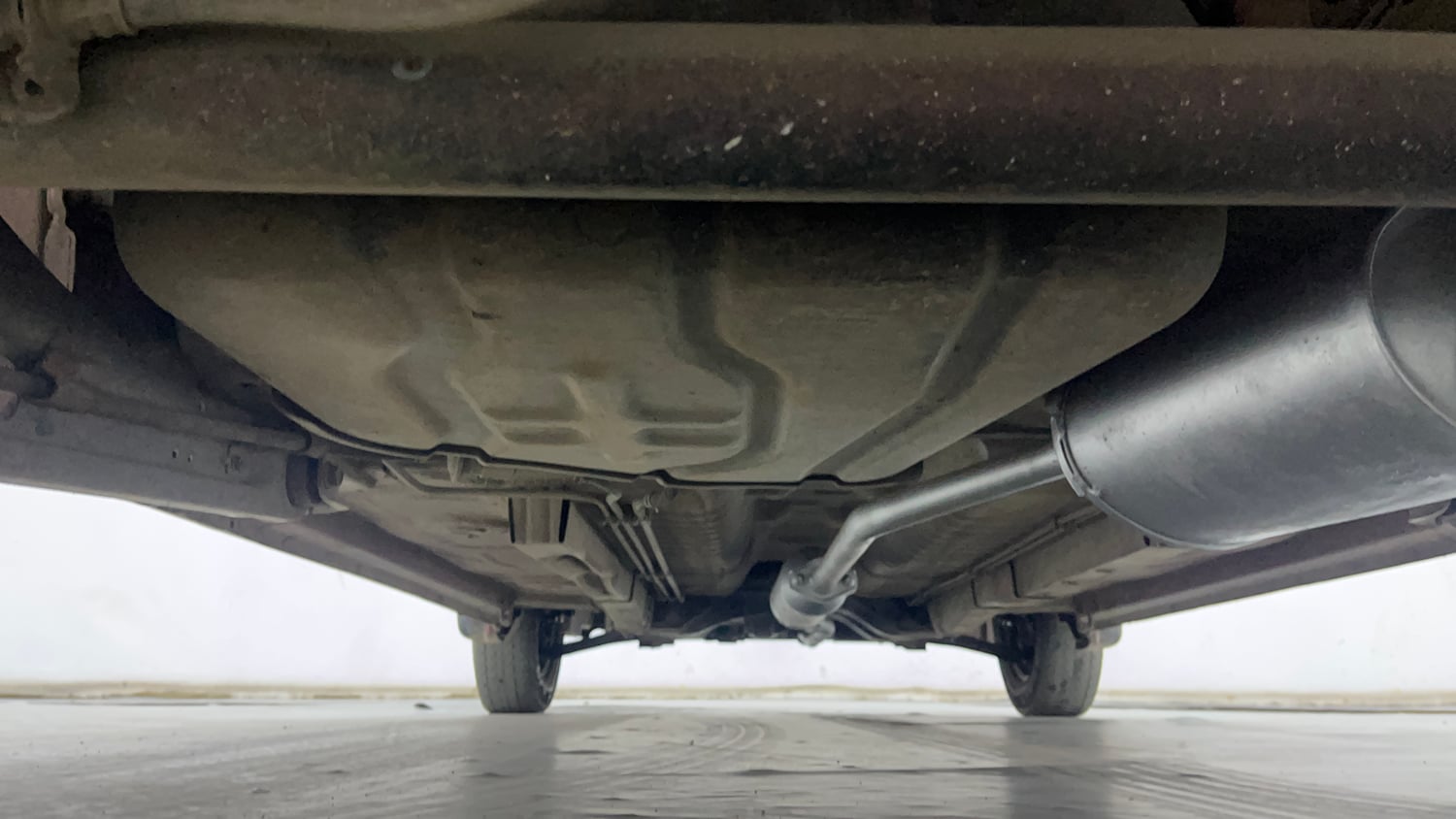 Used 2012 Maruti Suzuki Wagon R 1.0 LXi CNG Cng Manual extra REAR UNDERBODY VIEW (TAKEN FROM REAR)
