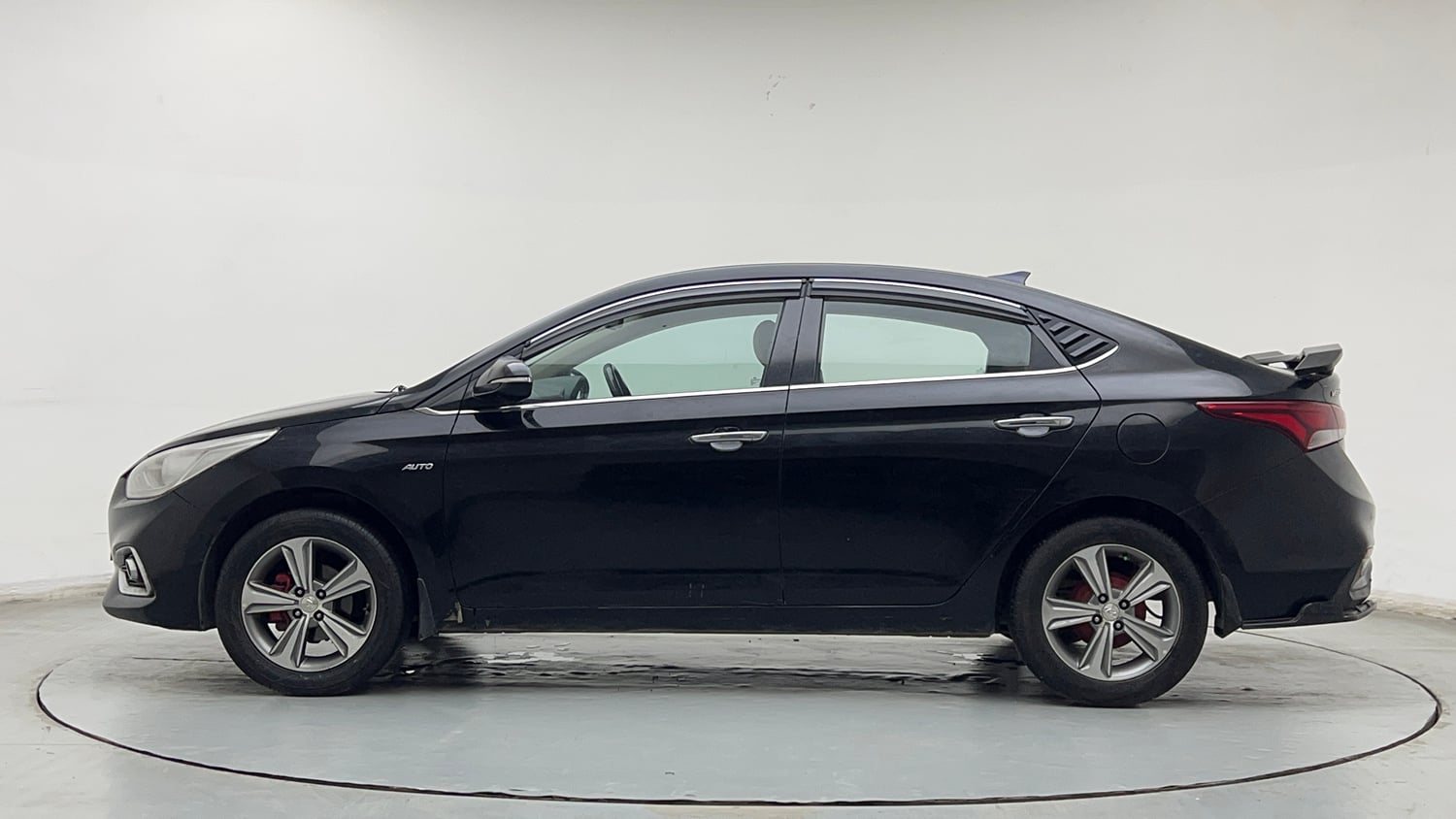 Used 2018 Hyundai Verna SX (O) 1.6 VTVT AT Petrol Automatic exterior LEFT SIDE VIEW