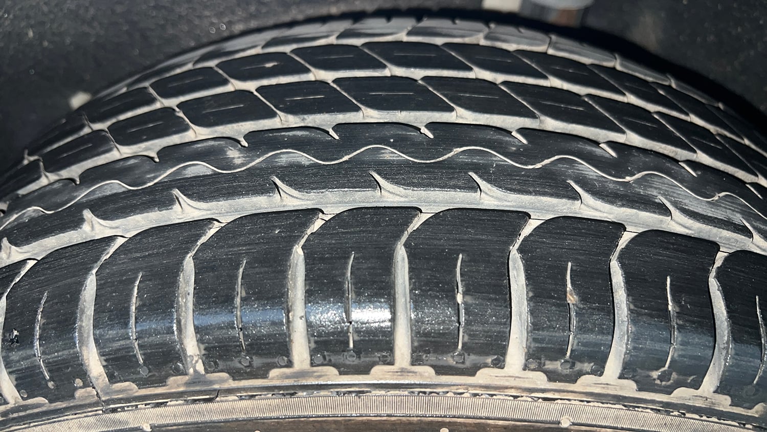 Used 2016 Ford EcoSport Trend 1.5L Ti-VCT Petrol Manual tyres LEFT REAR TYRE TREAD VIEW