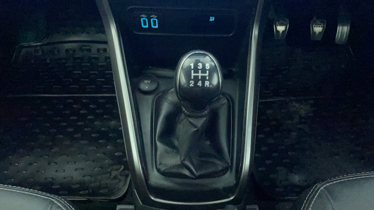 Used 2019 Ford EcoSport Titanium + 1.5L TDCi Diesel Manual interior GEAR  KNOB VIEW