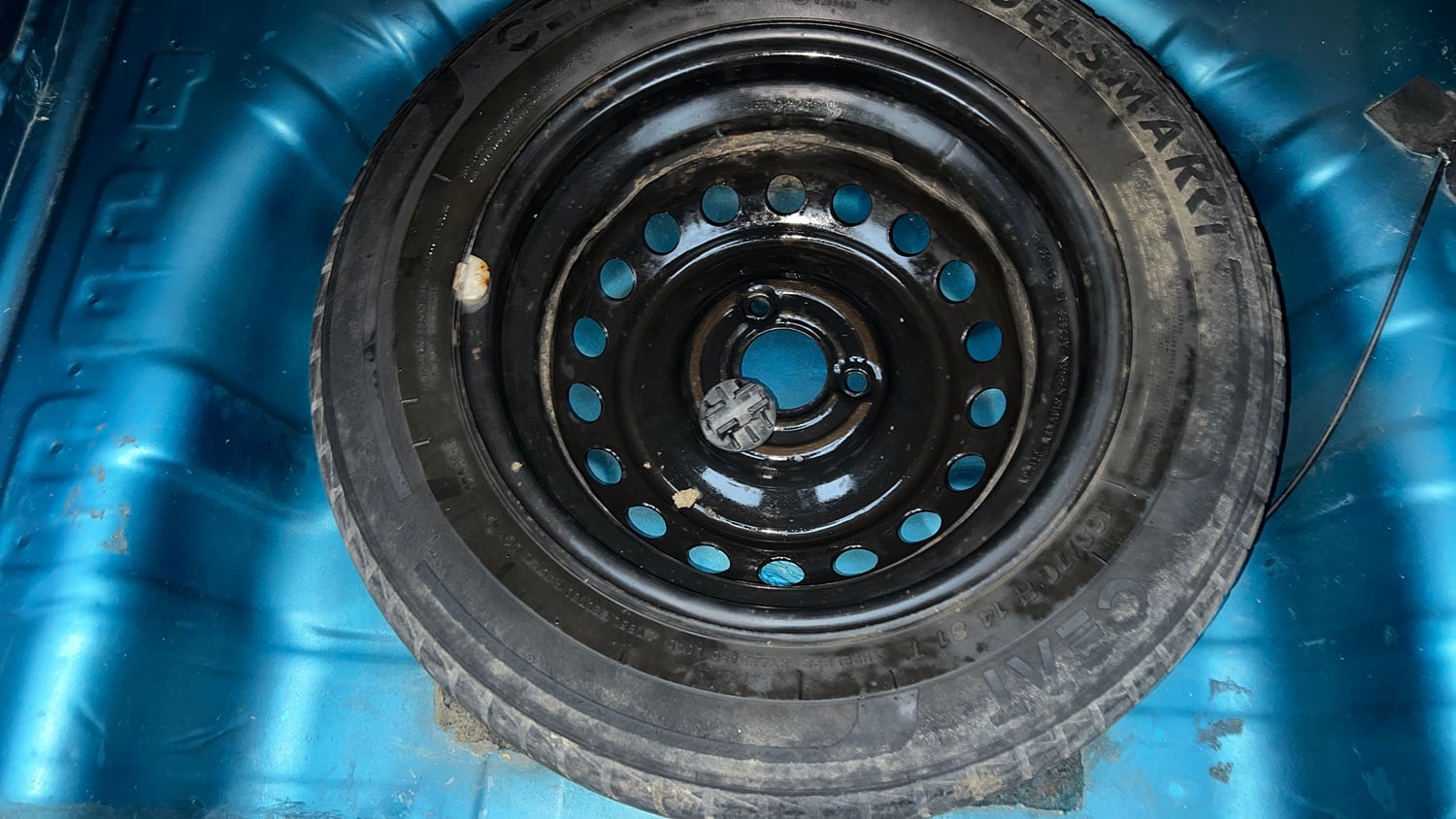 Used 2020 Renault Kwid RXL Petrol Manual tyres SPARE TYRE VIEW