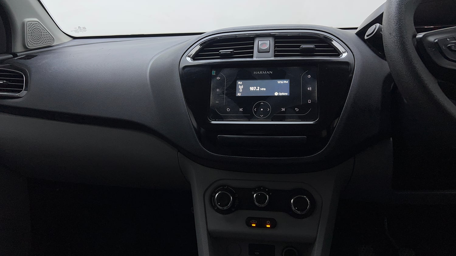 Used 2022 Tata Tiago XT Petrol Manual interior MUSIC SYSTEM & AC CONTROL VIEW