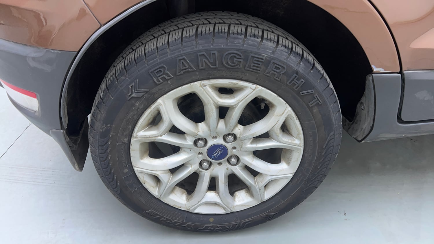 Used 2016 Ford EcoSport Titanium 1.5L Ti-VCT AT Petrol Automatic tyres RIGHT REAR TYRE RIM VIEW