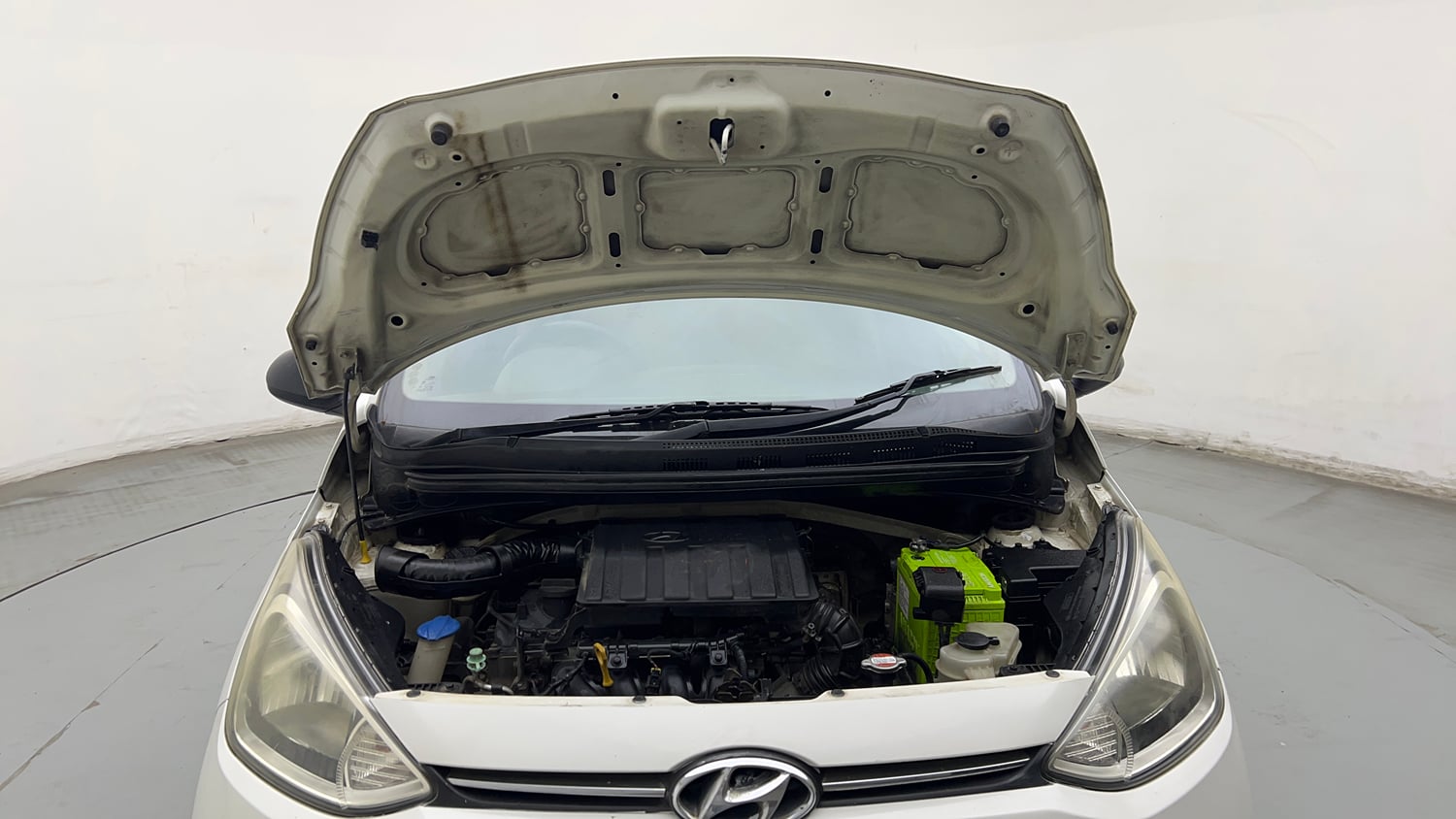 Used 2017 Hyundai Xcent Base ABS 1.2 Petrol Manual engine ENGINE & BONNET OPEN FRONT VIEW