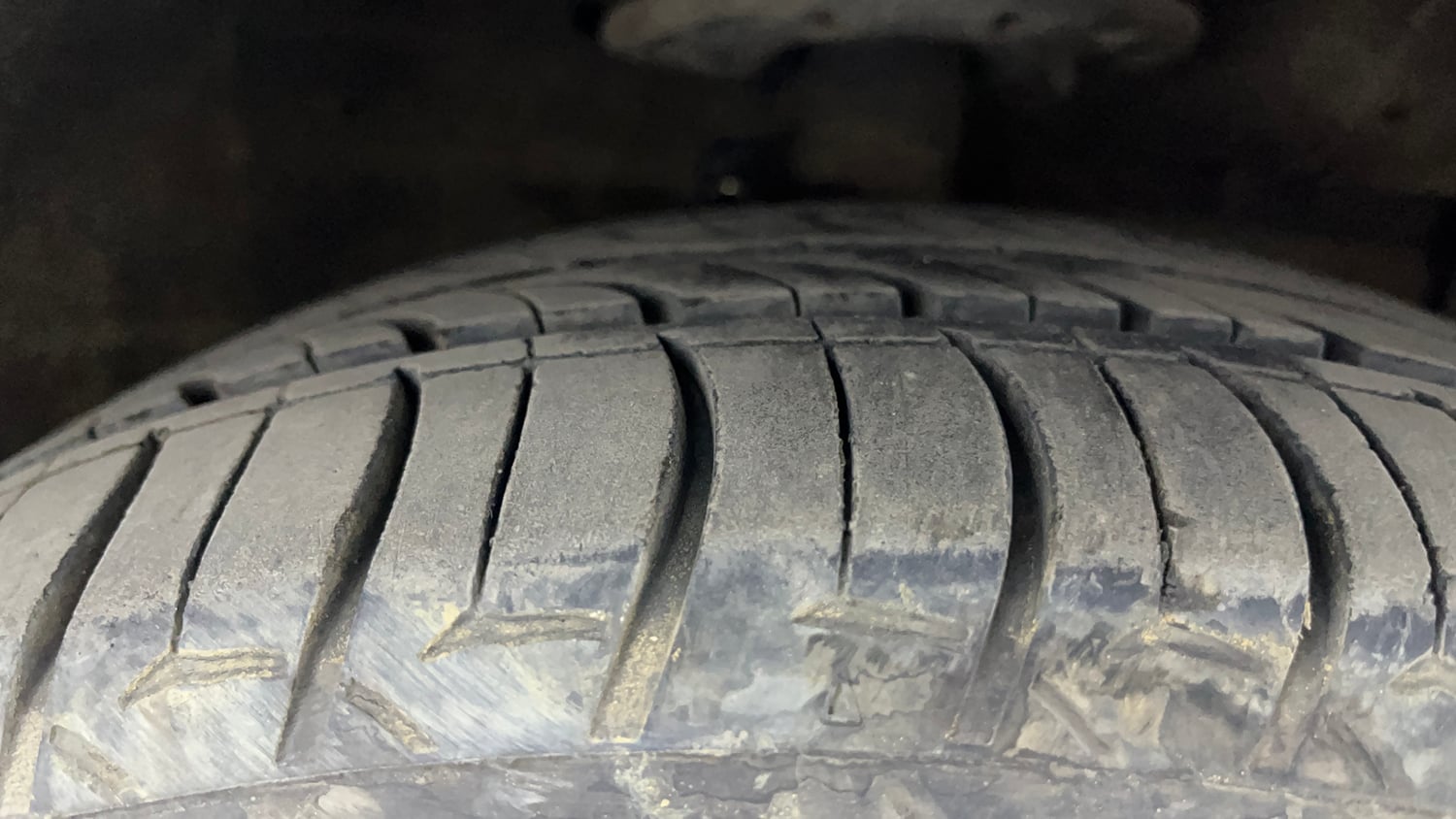 Used 2020 Maruti Suzuki Ciaz Alpha Hybrid 1.5 AT Petrol Automatic tyres RIGHT FRONT TYRE TREAD VIEW