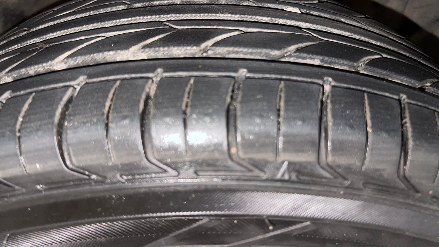 Used 2016 Ford Figo Aspire Titanium 1.2 Ti-VCT Petrol Manual tyres RIGHT FRONT TYRE TREAD VIEW