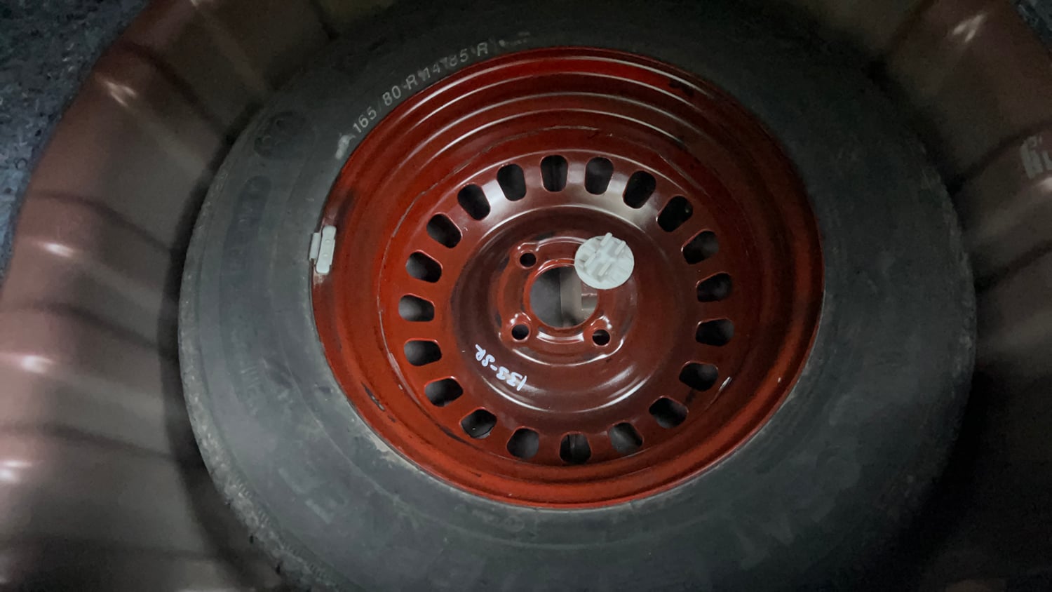 Used 2024 Nissan Magnite XV Premium Turbo CVT Dual Tone Petrol Automatic tyres SPARE TYRE VIEW
